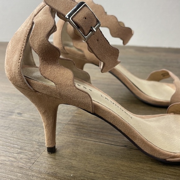 Chinese Laundry Women’s Tan Suede Zig Zag Ankle Strap Open Toe Heel, size 6.5 - Picture 6 of 9